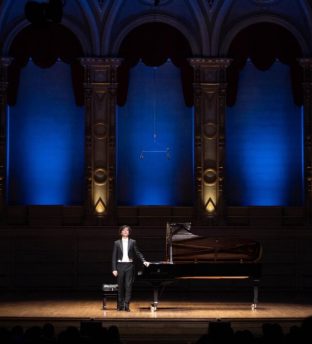 DukeLiOnstage-1024x680
